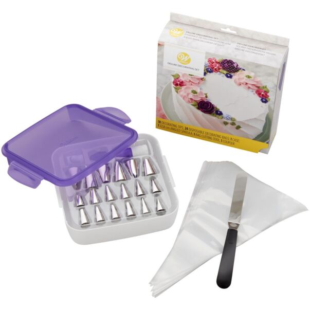 Wilton Deluxe Decorating Set
