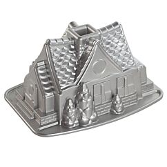Nordic Ware Kakkuvuoka Piparkakkutalo - Gingerbread House Bundt Pan
