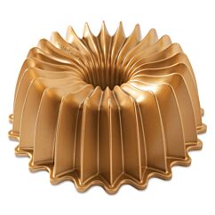 Nordic Ware Kakkuvuoka Brilliance Bundt Pan, Kulta, 2,4 L