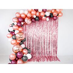 Metallinhohtoinen ruusukullanvärinen taustaverho. Koko 90 x 250 cm.