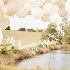 Akryylinen banneri - Mr & Mrs, 2M