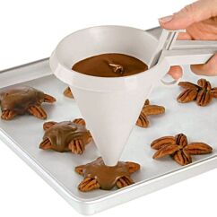 Wiltonin Candy Funnel - Suklaan annostelija.
