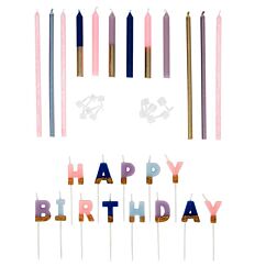 Kakkukynttilät Happy Birthday- kirjaimilla sekä 6 pitkää ja 6 lyhyttä kakkukynttilää.