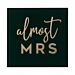 Tummanvihreä sammettinen polttari kirja, kultaisella tekstillä "almost MRS".