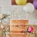Puinen kakkukoriste "Happy Birthday".