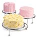 Wiltonin Cakes 'N More 3-tasoinen metallinen kakkuteline.